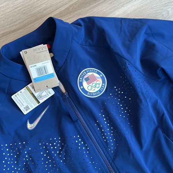 Women's Nike Team USA Olympics Collection windbreaker jacket - Picture 10 of 12